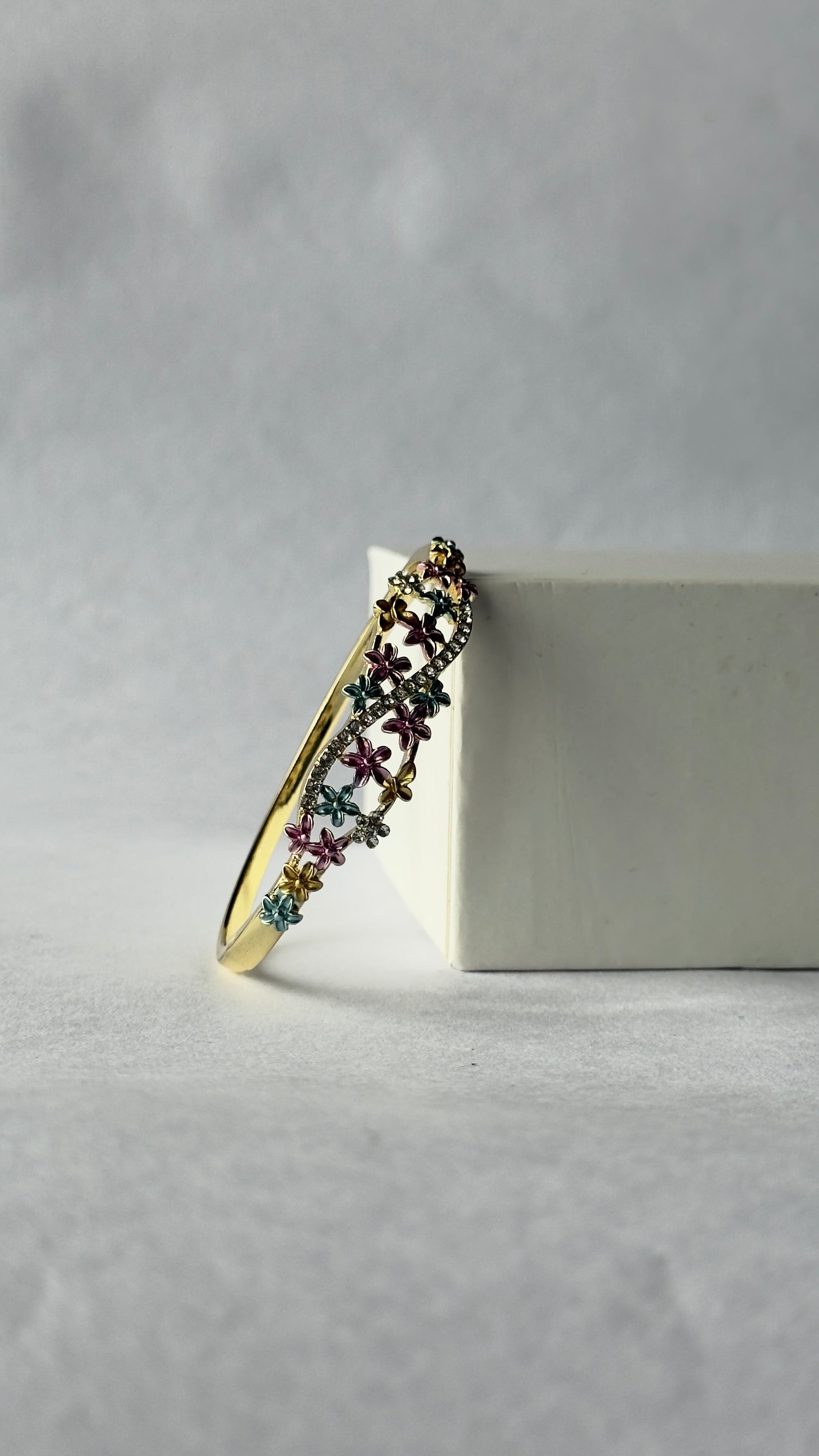 Starlit Vine Meenakari Kada | Multicolor Star Floral Bangle